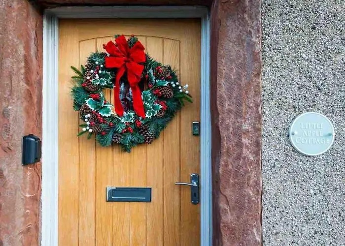 Semesterbostad Tranquil Retreat For 6 Guests With Hot Tub