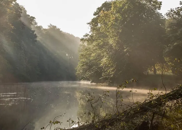 Tranquil Retreat For 6 Guests With Hot Tub Semesterbostad *