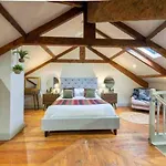 Tranquil Retreat For 6 Guests With Hot Tub Appleby-in-Westmorland