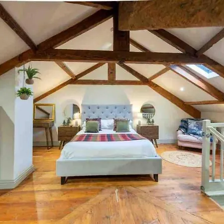 Tranquil Retreat For 6 Guests With Hot Tub Appleby-in-Westmorland